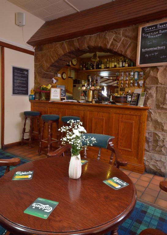 Auld Cross Keys Inn Jedburgh Exterior photo