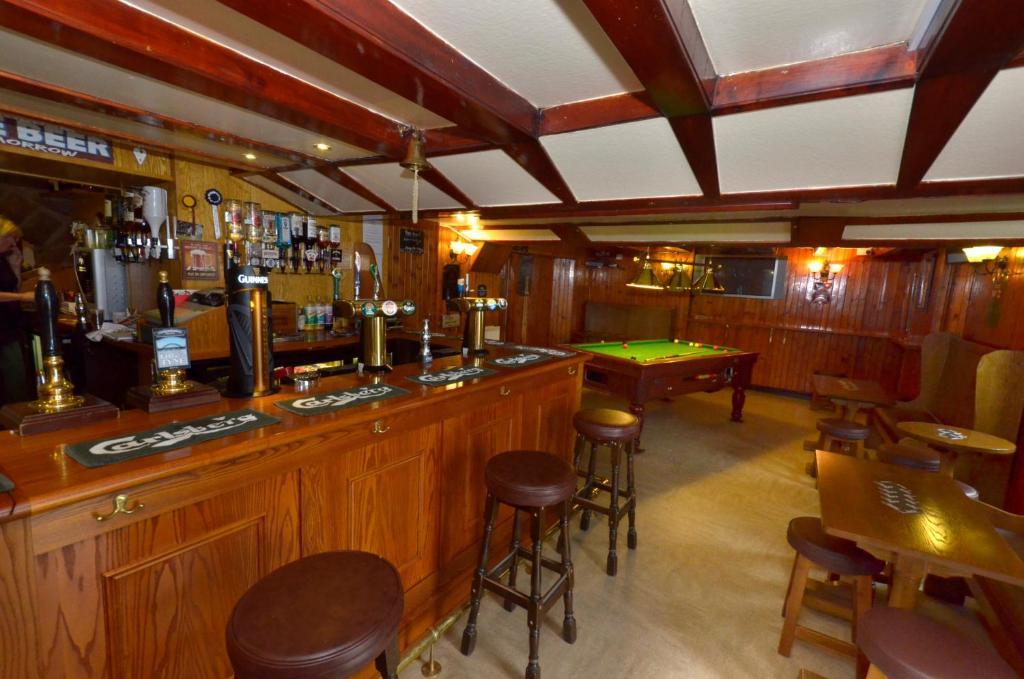 Auld Cross Keys Inn Jedburgh Room photo